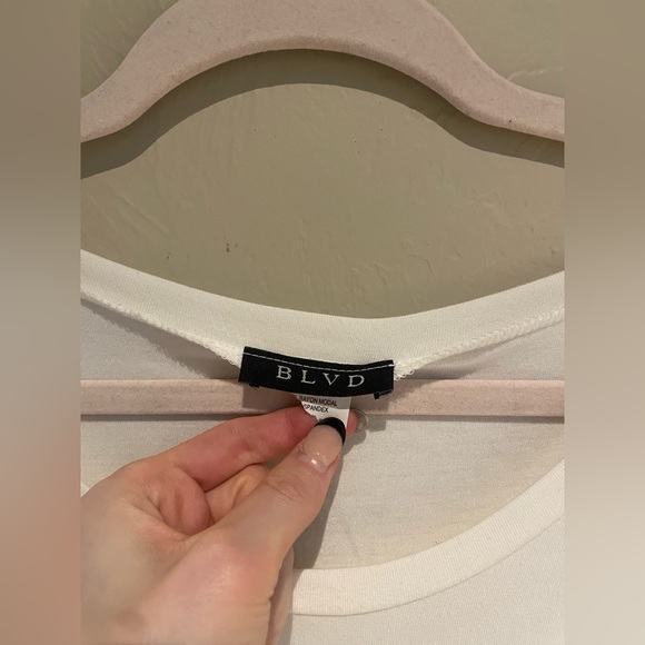 Sassy White Tee - The Only Men I Trust… Jose Jack Jim - Picture 3 of 3